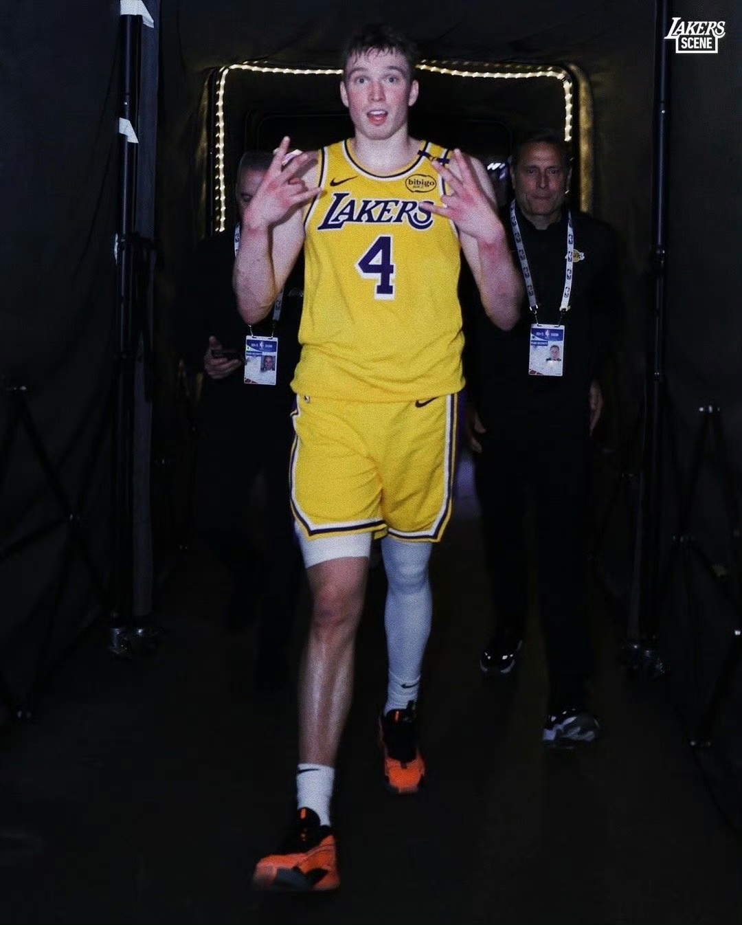 9Games-关于清晨比利亚雷亚尔调整名单以备欧冠，绝杀压哨环节打磨，质疑声仍在，轮换策略成焦点的信息